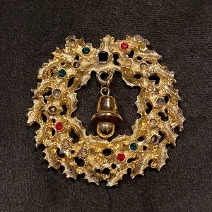 Rafaelian Wreath Brooch - Gold tone with multicolored crystals